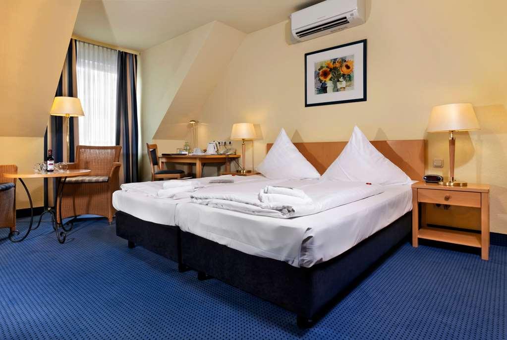 Hotel Tryp By Wyndham Luebeck Aquamarin Habitación foto